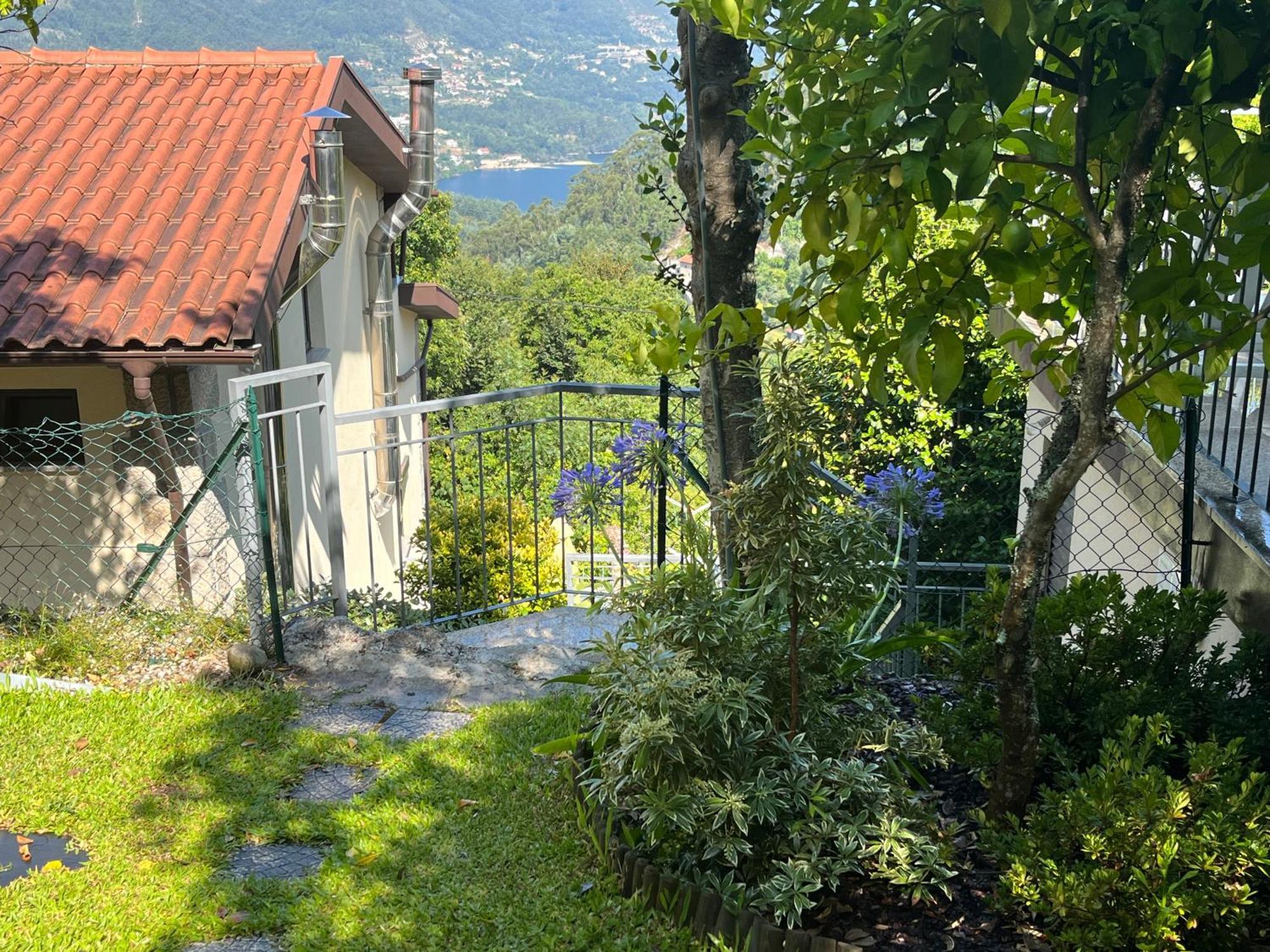 Casa De Casarelhos - Vistas Rio, Campo E Montanha - Lareira Apartman Geres Kültér fotó
