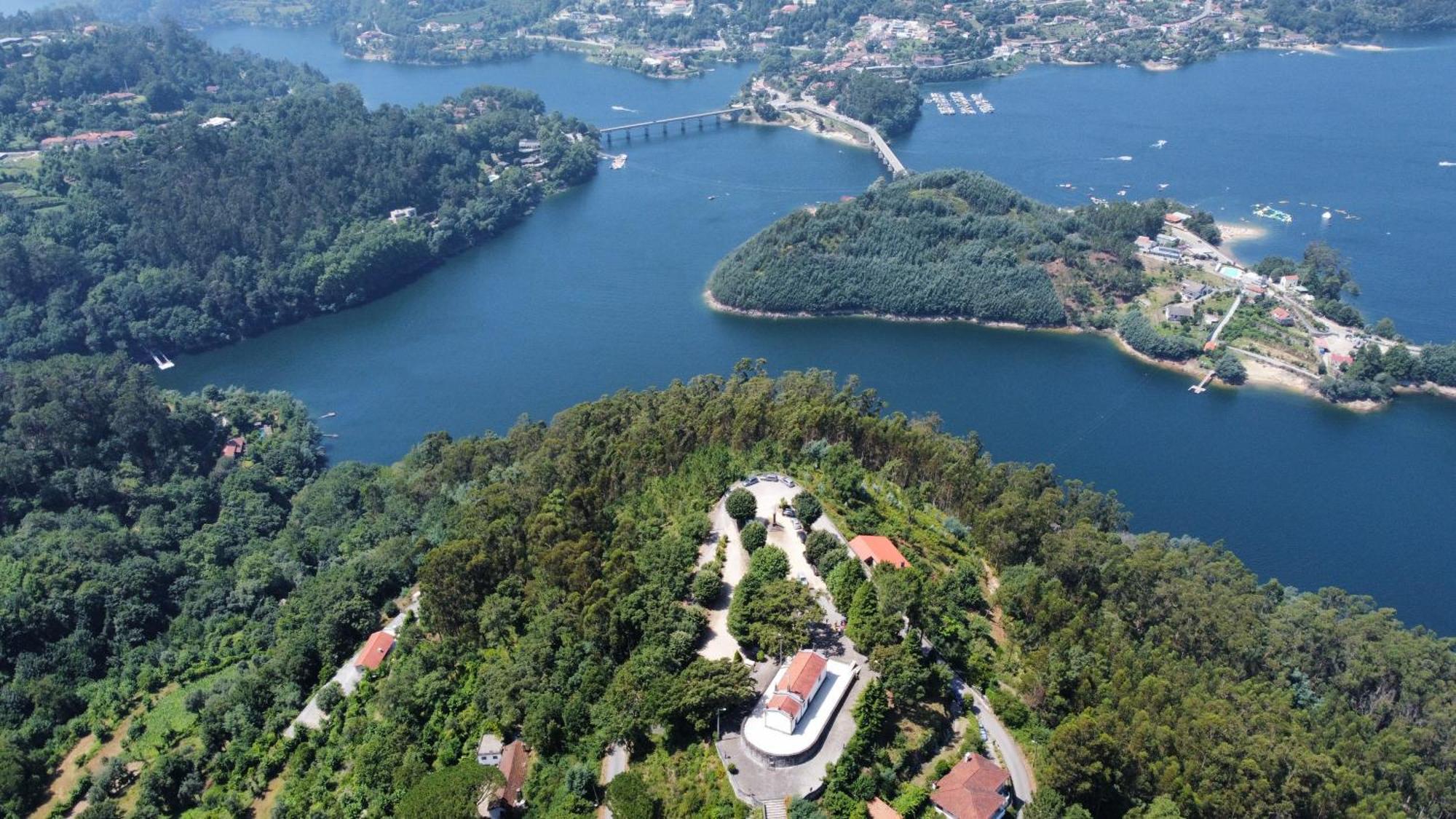 Casa De Casarelhos - Vistas Rio, Campo E Montanha - Lareira Apartman Geres Kültér fotó