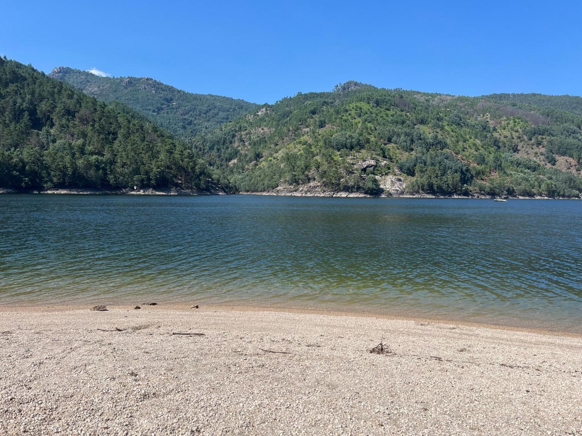 Casa De Casarelhos - Vistas Rio, Campo E Montanha - Lareira Apartman Geres Kültér fotó