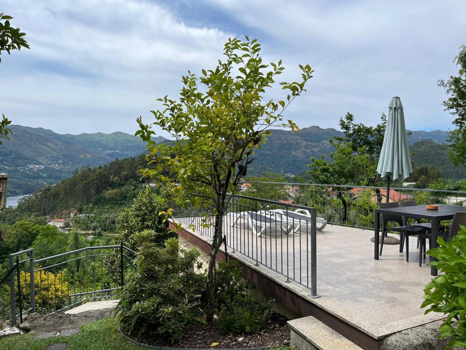 Casa De Casarelhos - Vistas Rio, Campo E Montanha - Lareira Apartman Geres Kültér fotó