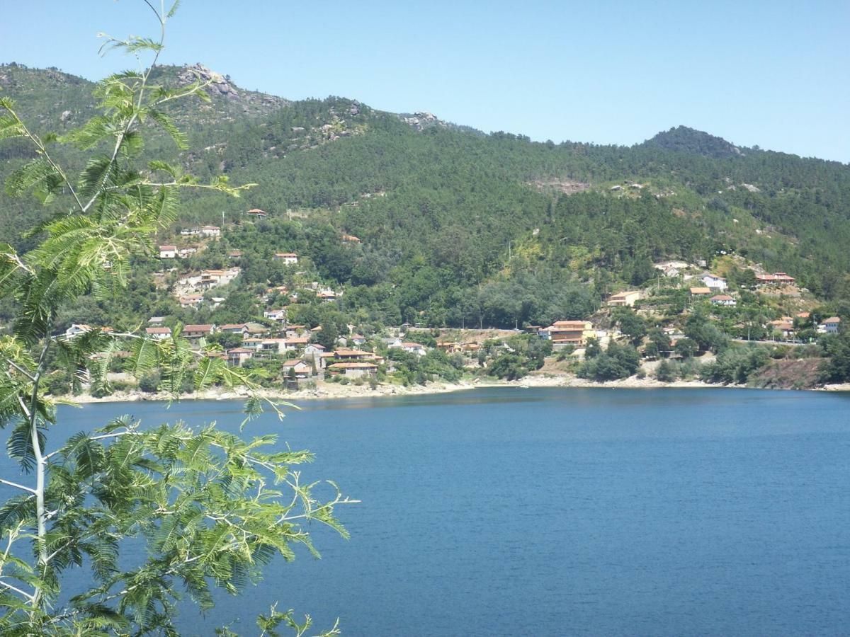 Casa De Casarelhos - Vistas Rio, Campo E Montanha - Lareira Apartman Geres Kültér fotó